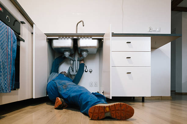 Professional Emergency Plumber technician working in New Buffalo, MI